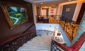 Qinghua Business Hotel