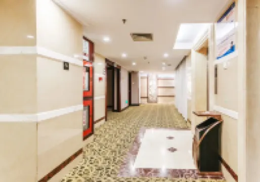 Strait Hotel