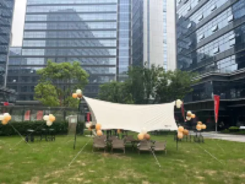 โรงแรมอินเตอร์เนชั่นแนล จีโอสเปเชียล เทรเชอร์ เต๋อชิง (เมืองหยินไถ) โรงแรมในเต๋อชิง