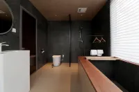 Shaner Cloud Garden Hotel (Luoyi Ancient City Lijingmen Shizi Street Branch)