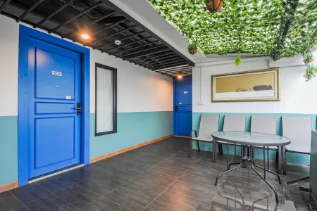 Ployburi Boutique Hotel Отели в г. Чантхабури