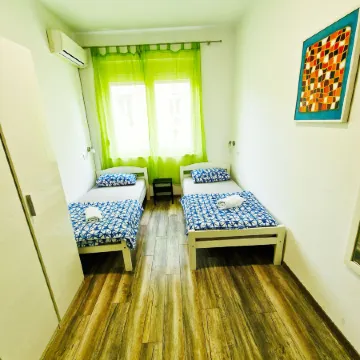 Croparadise Hostel
