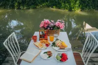 House of Passion Amphawa - breakfast