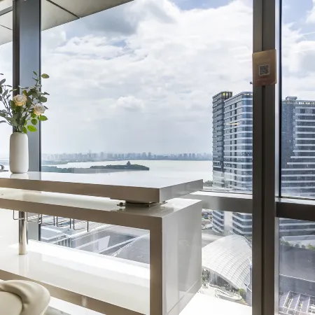 Clouds.Foresight Clouds Service Apartment (Suzhou Eye Ferris Wheel CenterJinji Lake Expo)