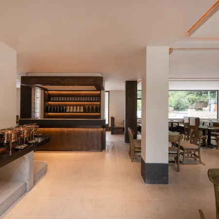 Zhuishan Mingjing Hot Spring Resort Hotel