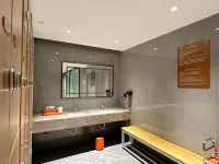 Howard Johnson Huaqiao Plaza xinyu - Gym