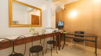 RedDoorz @ Delorian Residences