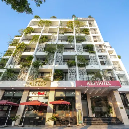 A25 Premium Hotel - 18 Nguyen Hy Quang Отели рядом с достопримечательностью «Донгда»