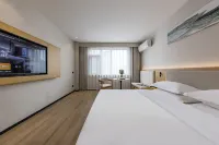 Days Inn by Wyndham Guangzhounan Railway Station Hotels in Guangnan