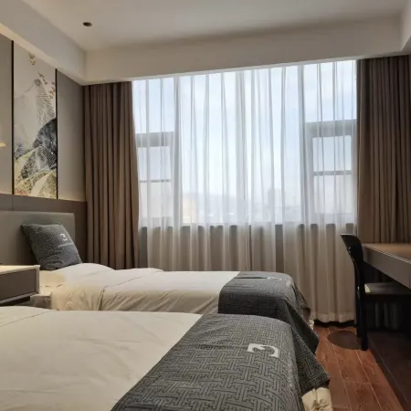 City 118 Select Hotel (Lushi Bus Station)