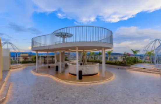 Panorama Garden Hotel with Infinity Pool at High Altitude, Jinxiangdun Yueting