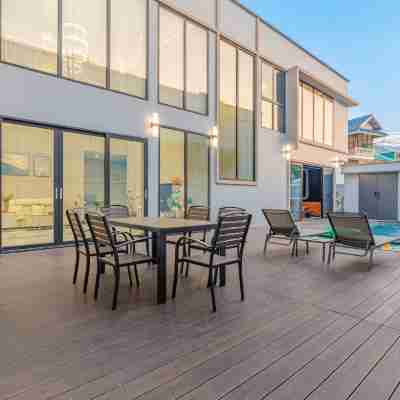 Pattaya Jomtien Beach 4 bedrooms - independent swimming pool and KTV Hotel Exterior