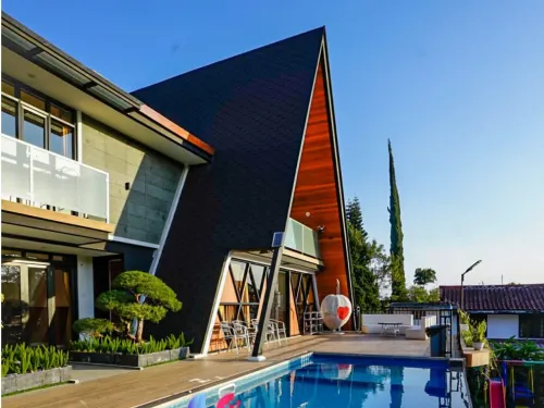 Maple House by Villa Istana Bunga - parkir