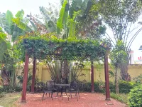 Clear Water Bay Huijia Wellness Apartment (Wanfu Night Market)