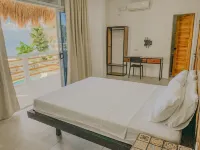 Avila's Horizon Dive Resort Santander - balcony
