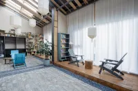 Zhengzhou Mountain Listening Wind City Homestay