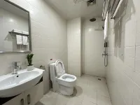 City Premium Hotel (Luoding Bus Station)