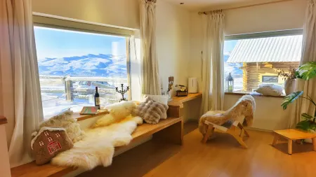 Yinshan·33 Vacation Homestay (Baihaba Store Scenic Area)