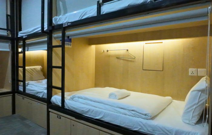 THE ROOM BUGIS