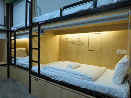 THE ROOM BUGIS