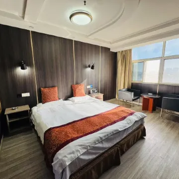 Peixian Lingyun Express Hotel