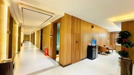 Cloud Hotel Отели в г. Хэчжен