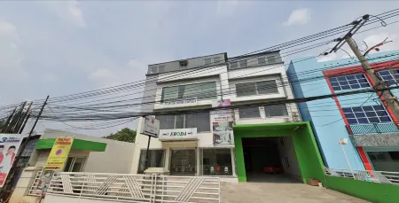 Shakti Inn Jati Asih Отели в г. Jatiasih