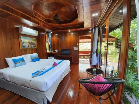 Bansuannaifun Talad Nam Ampawa Отели в г. Mueang Samut Songkhram