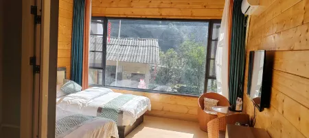 Riverfront Nujia Courtyard Homestay Отели рядом с достопримечательностью «The First Bend of Nujiang River»