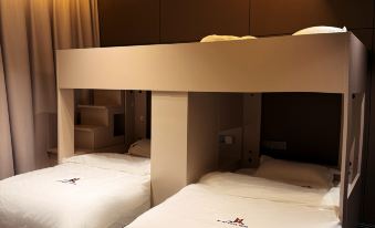 Fuyuan 985 E-Sports Hotel