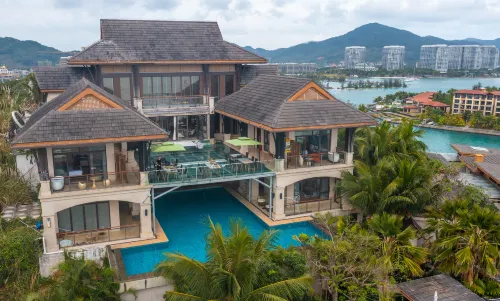 Mountaintop Club Hotel