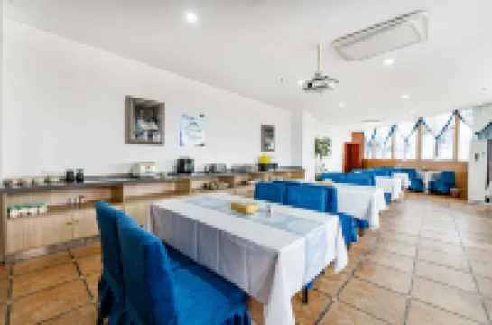 Qujing Time Lives Hotel