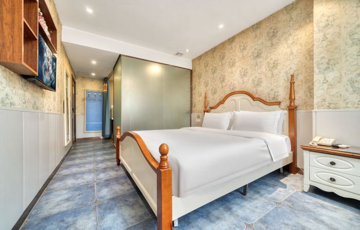 Aiju chain hotel (Gaizhou Qinghe street)
