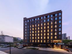 Homeinn Plus Hotel (Zhoushan Dinghai)