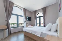 Bamboo Riverside Boutique Hotel