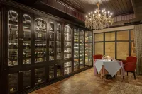 Anik Palace Hotel - 5-Star
