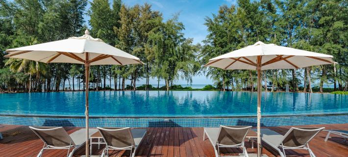 Splash Beach Resort Maikhao Phuket Hotel di Phuket