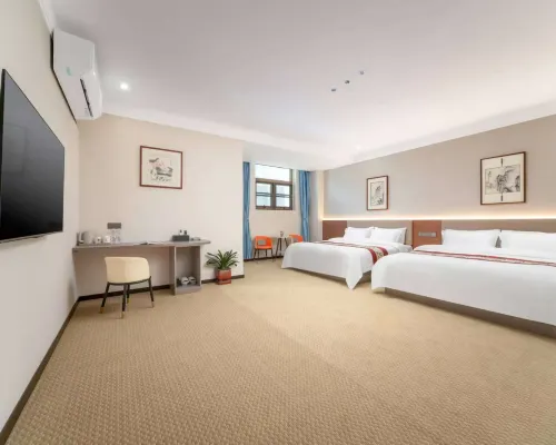 Left Bank Hotel (Qihe County Oulebao Marine Polar World) Hotels in Qihe County