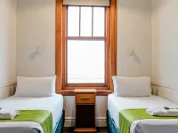 The Cambridge Hotel & Backpackers Hotels in Wellington