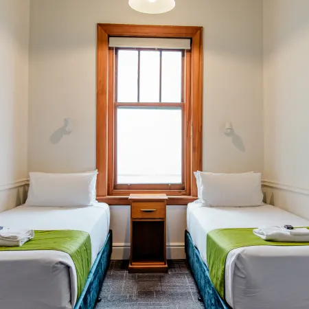 The Cambridge Hotel & Backpackers Отели рядом с достопримечательностью «Гора виктория»