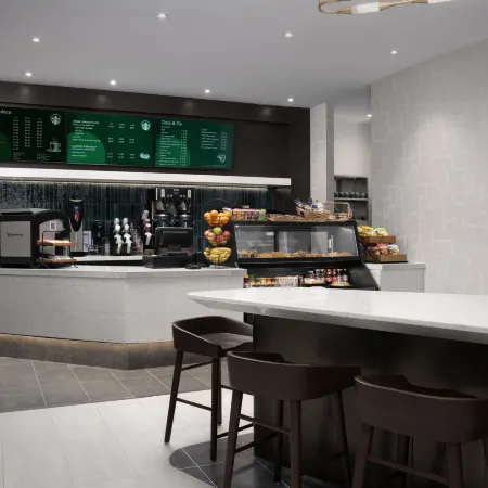 Hilton Arlington National Landing Отели рядом с достопримечательностью «Арлингтон-хаус»