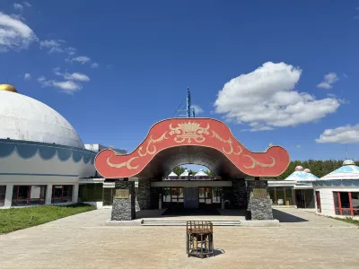 Mongrel Grassland Culture Resort Hotels in Qahar Right Middle Banner
