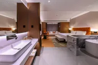 Holiday Lanting Hotel (Linyi Lanhua Smart Logistics Park Branch) - Hot Tub