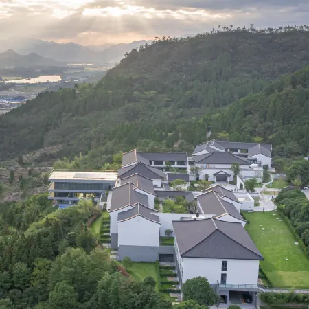 LANDISON RETREAT JUNMAN XIANJV