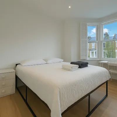 StarNest Shepherd's Bush Hotels near BBC Television Center
