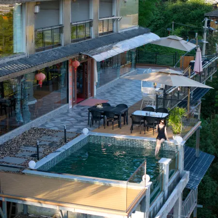 Chenyunxuan·Cloud Pool Panoramic Hotel (Jinfo Ding No.3 Observation Deck Branch)