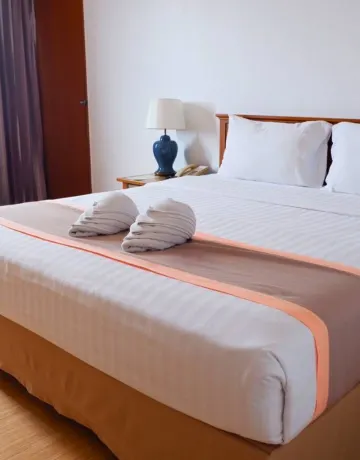 ห้องดีลักซ์ เตียงใหญ่ 1 เตียง