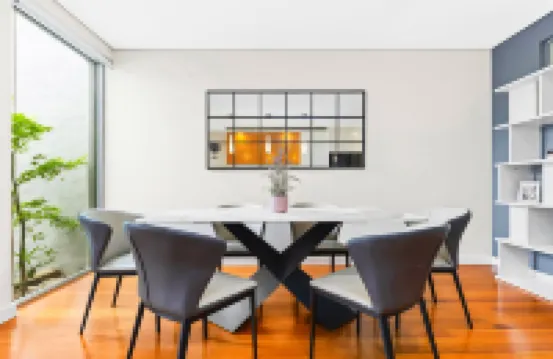 Convenient 4BR with Private Pool close to Airport