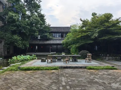 城隅·宿雲宋式美學飯店（珠山東市店） 景德鎮陶瓷大學(湘湖校區)附近的飯店