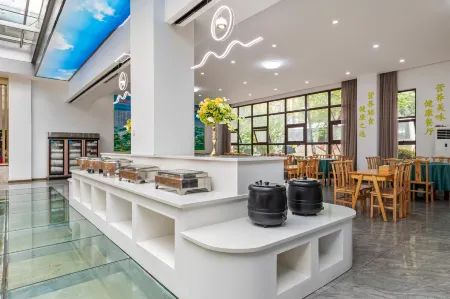 Yibianque Hotel in Emei Mountain Отели рядом со станцией Emei Railway Station